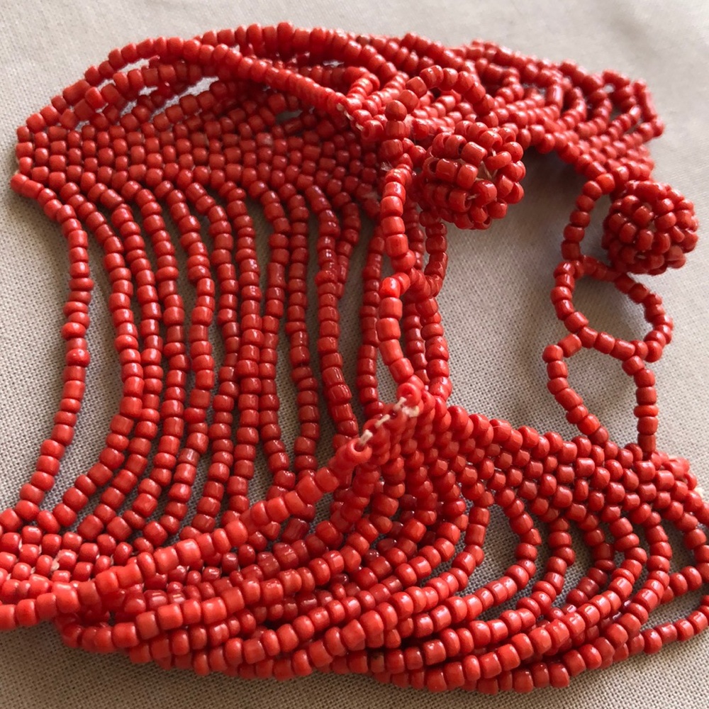 Coral colored beaded bracelet NWOT